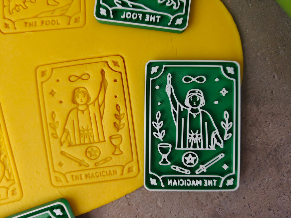 Lot de 6 emporte-pièces Tarot – Arcanes majeurs – Cutter + tampon
