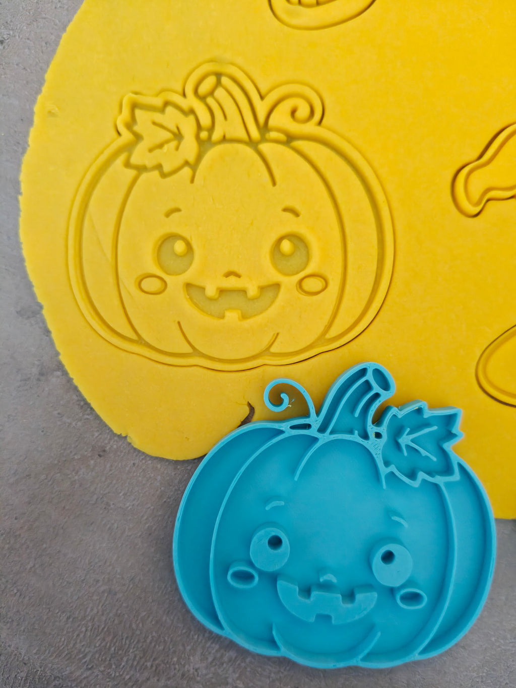 Lot de 6 emporte-pièces Halloween Kawaii – Cutter + tampon – Biscuits maison