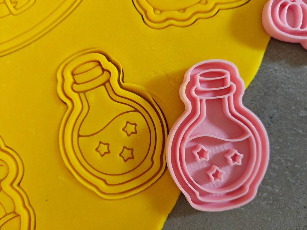 Lot de 6 emporte-pièces Sorcières Kawaii – Cutter + tampon – Biscuits maison